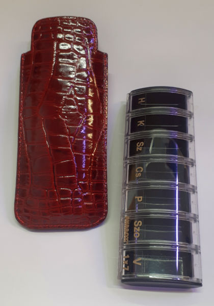 gyógyszeradagolo anabox heti bőrtokban.jpg